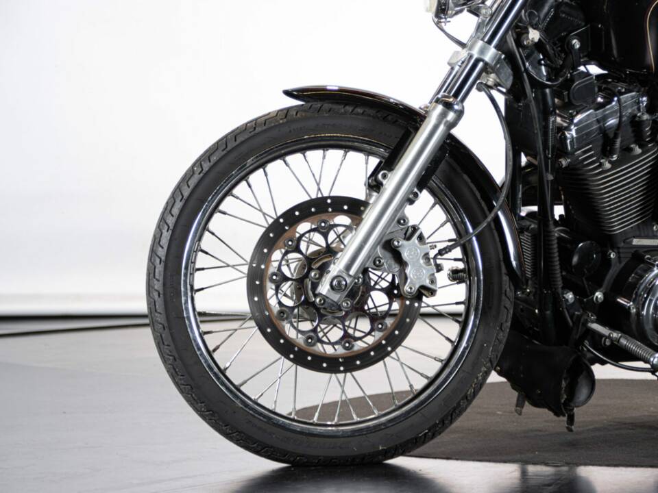 Imagen 35/50 de Harley-Davidson XL 1200 C Sportster Custom (1997)