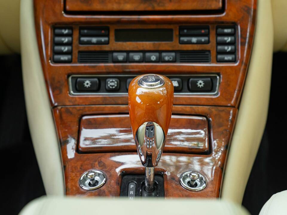 Immagine 40/50 di Bentley Arnage Red Label (1999)