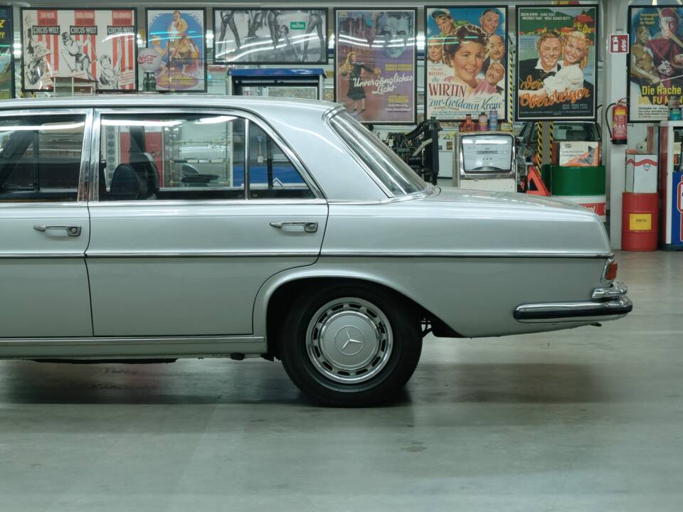 Image 6/50 of Mercedes-Benz 300 SEL 3.5 (1972)