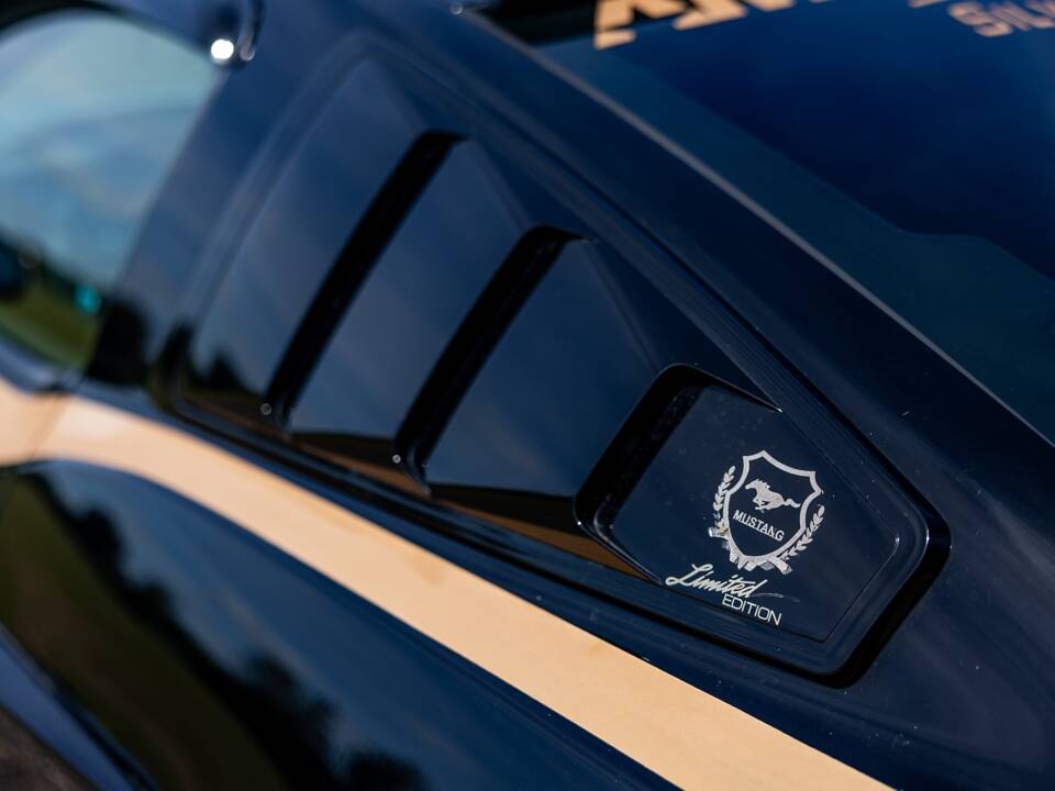 Image 17/50 of Ford Mustang V6 (2009)