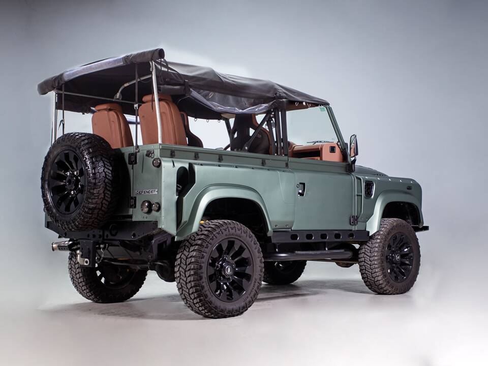 Image 15/44 of Land Rover Defender 90 (2011)