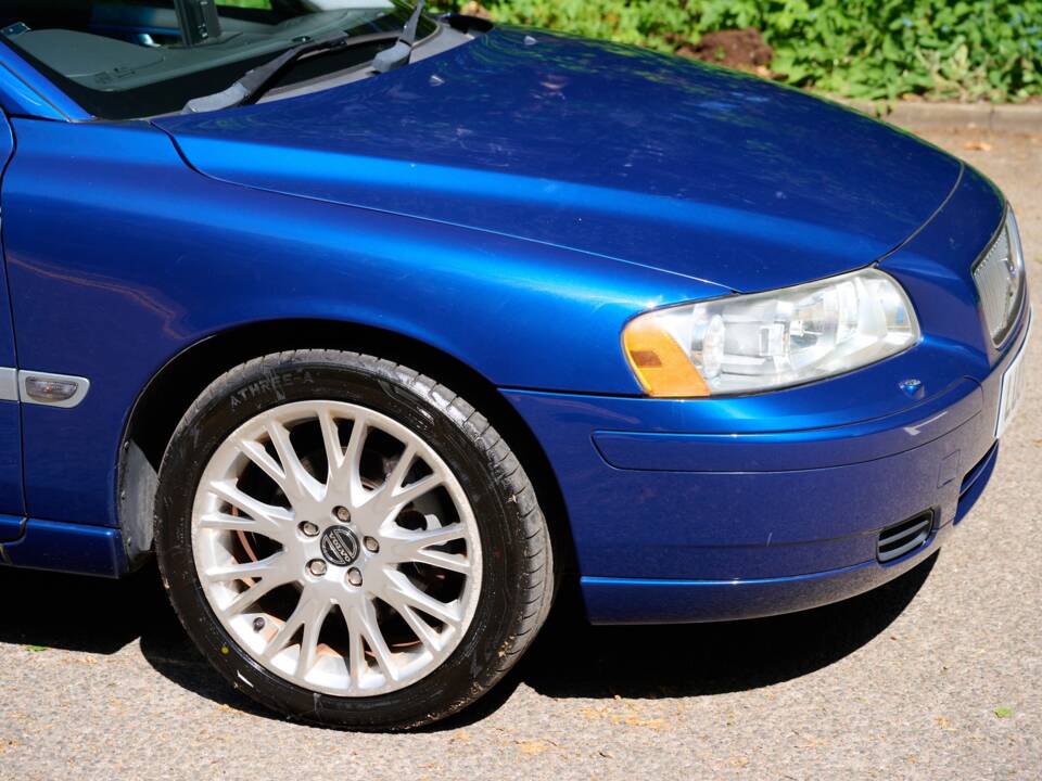 Image 18/50 of Volvo V 70 2.4 (2006)