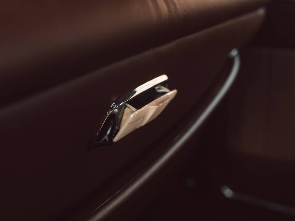 Image 25/28 of Chevrolet Deluxe Styleline (1952)