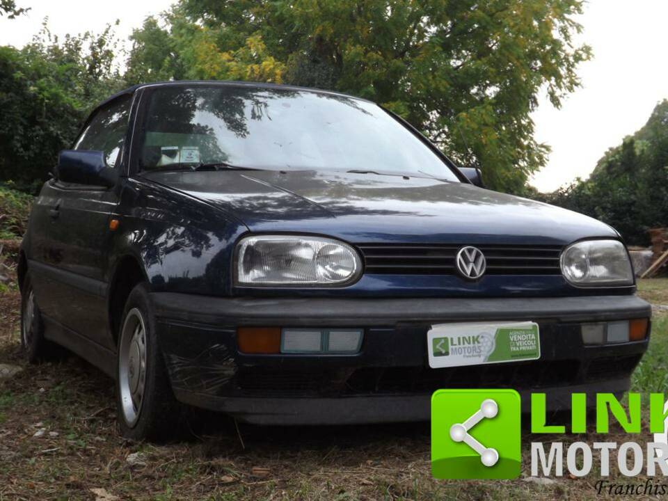 Imagen 4/10 de Volkswagen Golf III Cabrio 1.6 (1996)