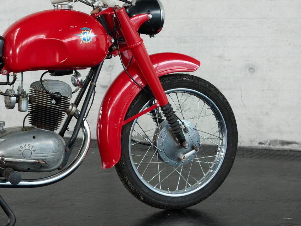 Image 23/28 of MV Agusta 125 TR (1958)