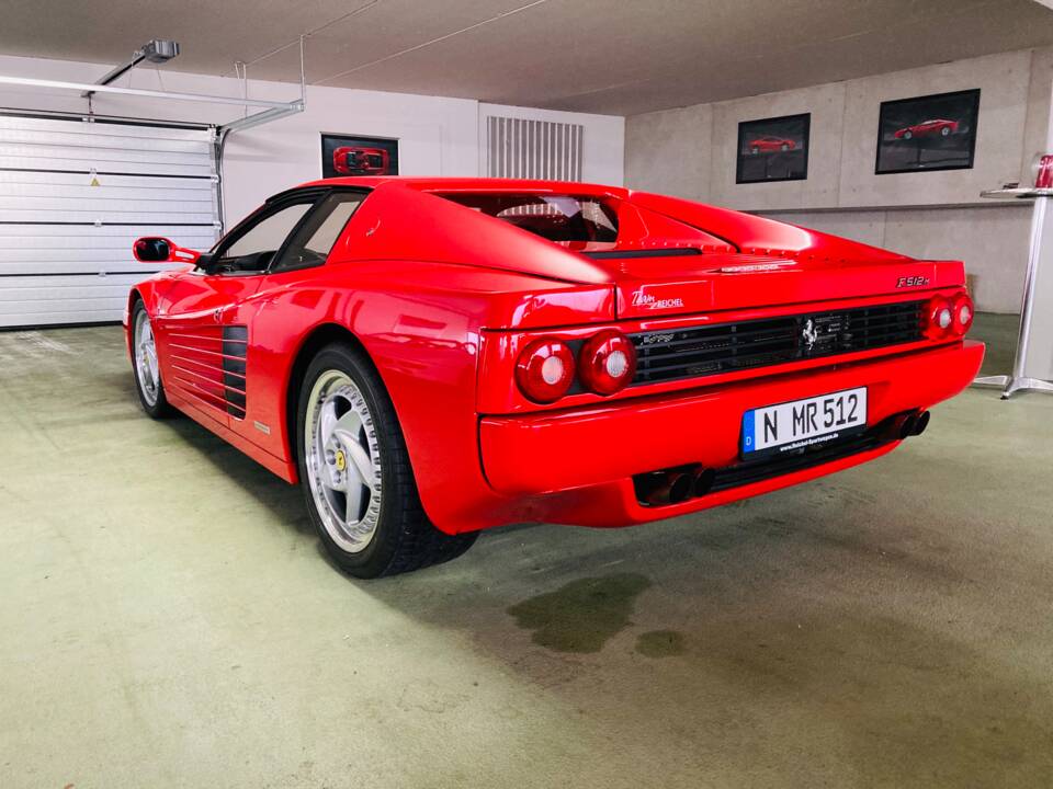 Image 2/26 of Ferrari F 512 M (1996)