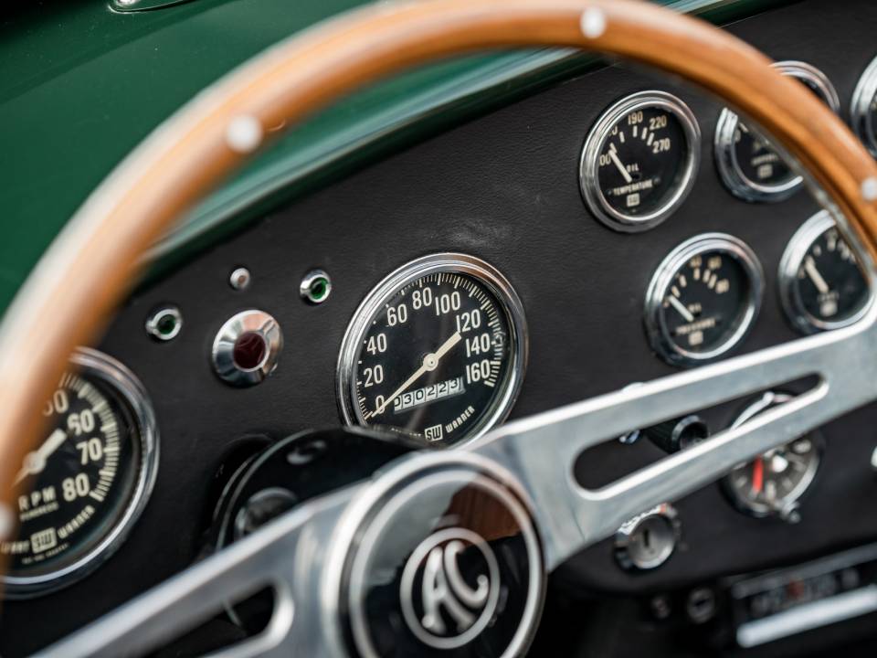 Image 25/39 of AC Cobra 289 (1964)