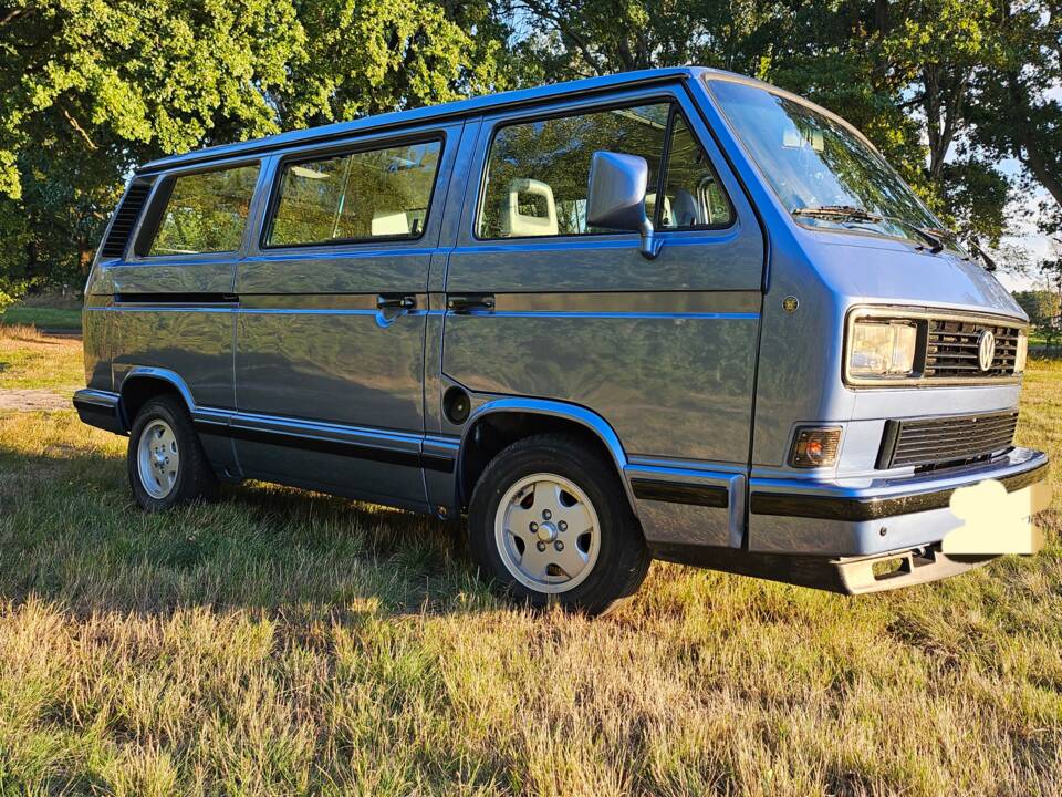 Bild 2/17 von Volkswagen T3 Multivan 1.6 TD Bluestar &quot;Hannover Edition&quot; (1989)
