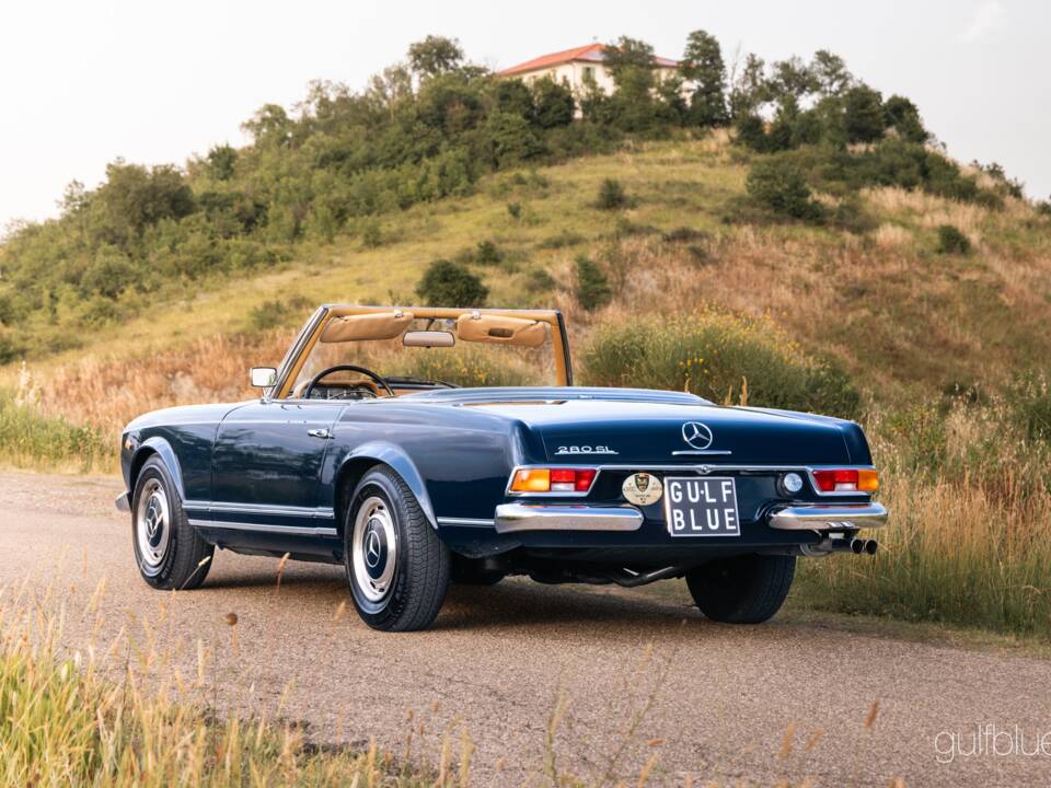Image 3/79 de Mercedes-Benz 280 SL (1969)