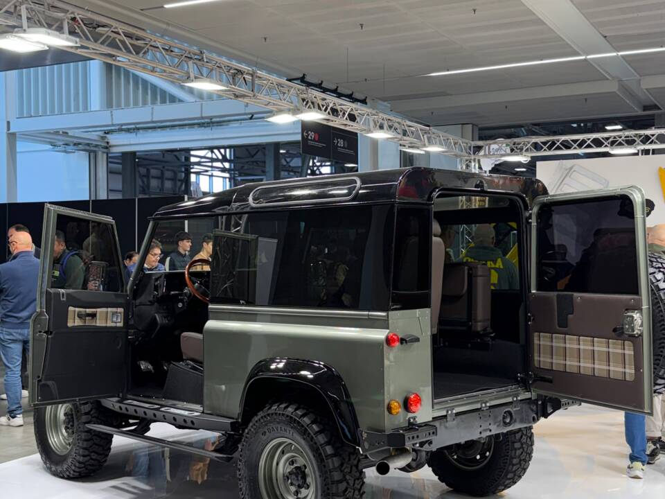 Image 4/23 of Land Rover 90 (1986)