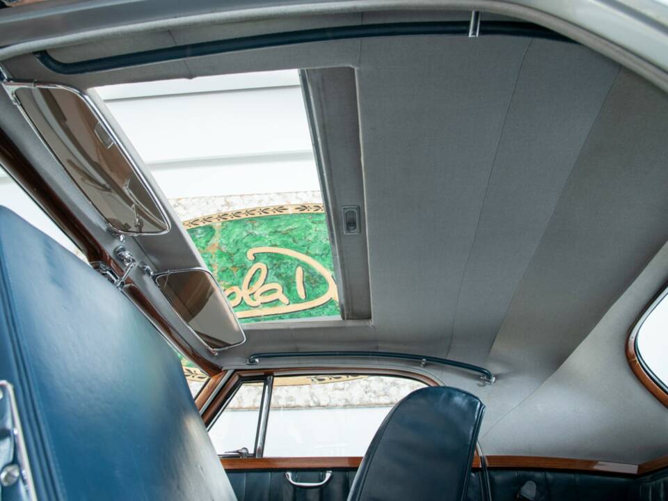 Immagine 35/39 di Mercedes-Benz 300 Sc Coupé (1956)