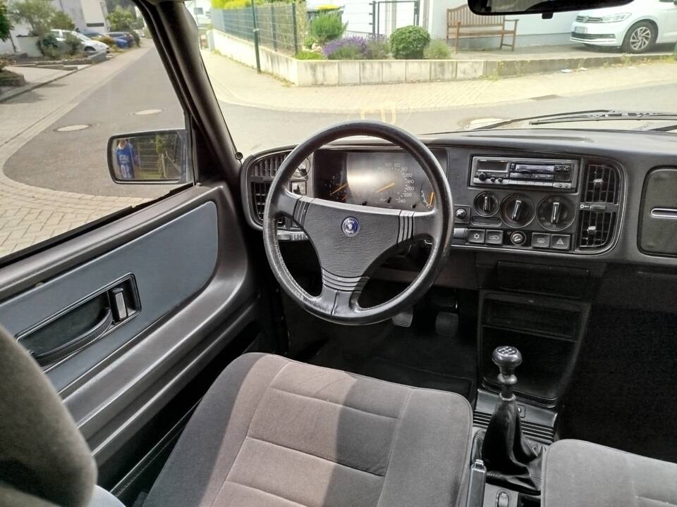 Image 30/51 of Saab 900 Turbo (1991)