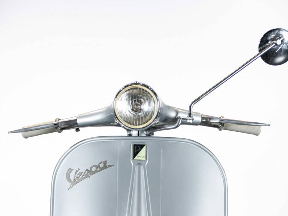 Image 30/45 of Piaggio Vespa 150 (1958)