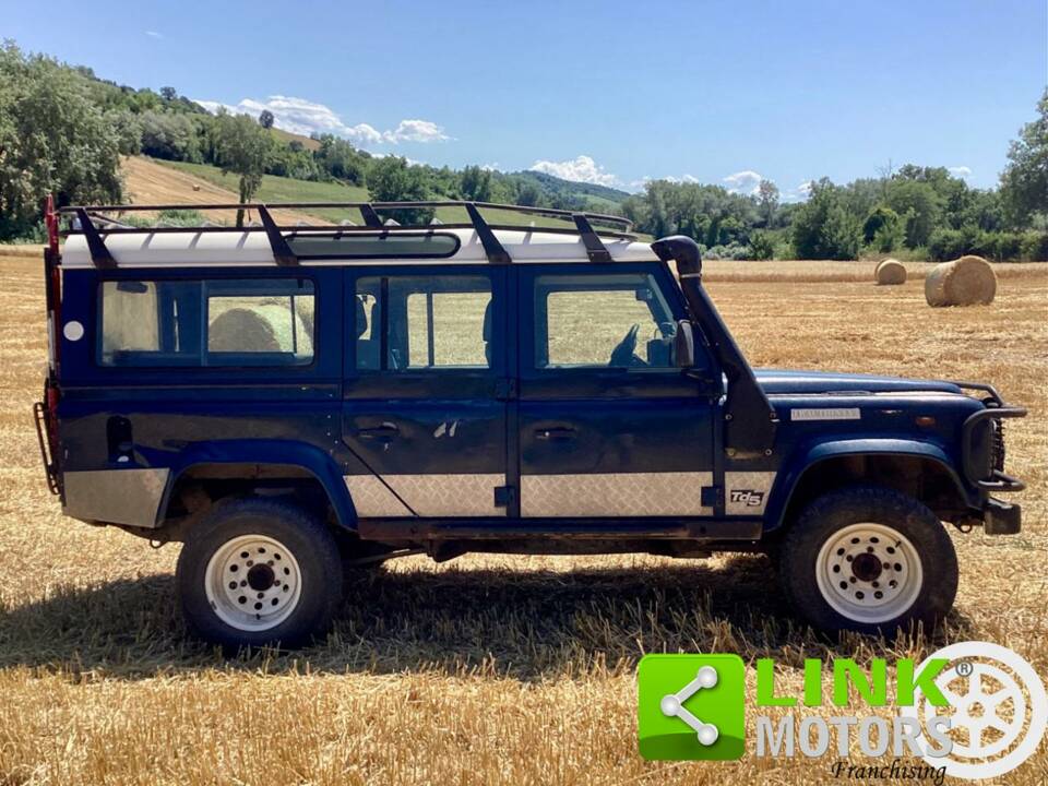 Immagine 4/10 di Land Rover Defender 110 Td5 (1999)