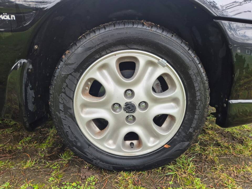 Immagine 26/33 di Mazda MX-3 1.8 (1991)