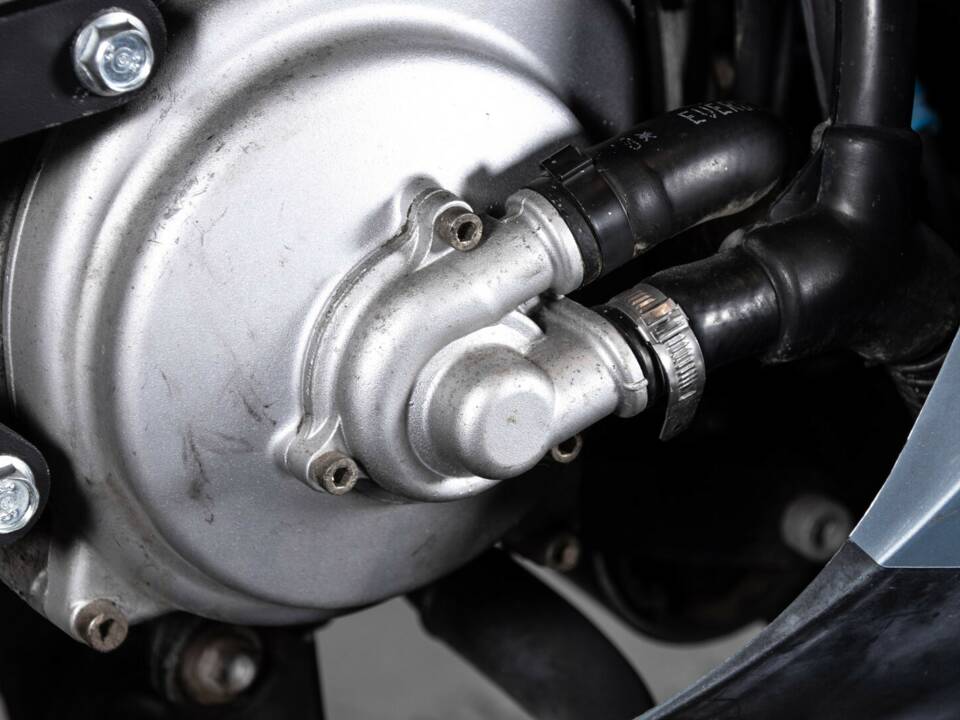 Image 28/30 of Aprilia Area 51 (1998)