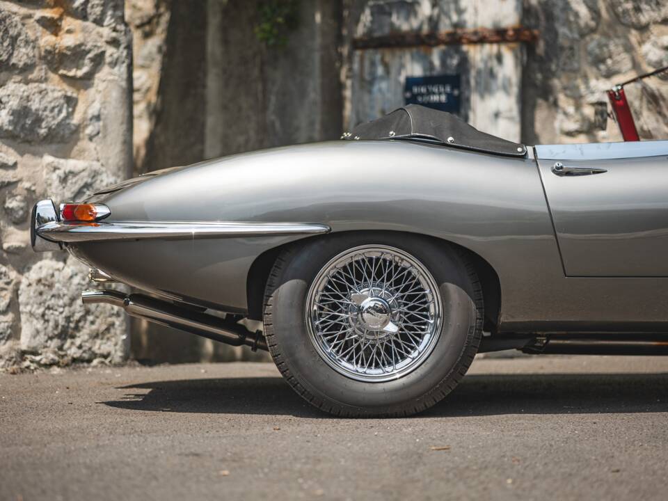 Image 24/50 of Jaguar Type E 3.8 (1963)