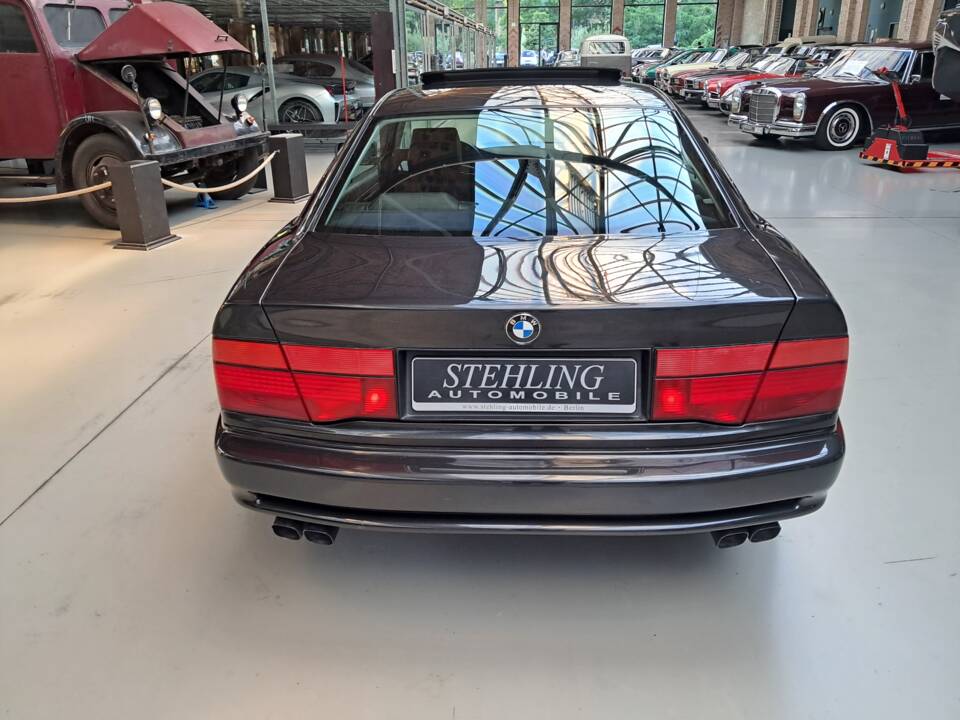 Imagen 8/24 de BMW 850i (1992)