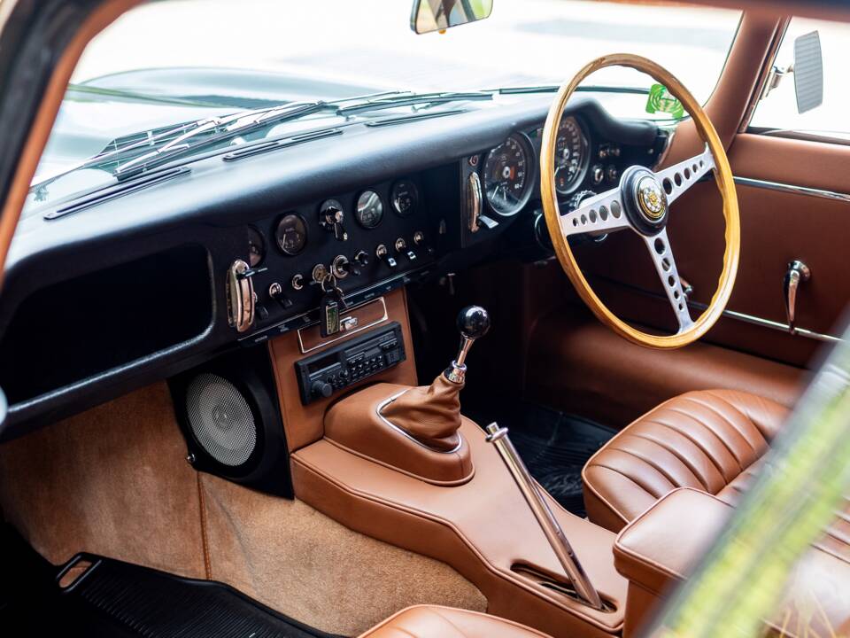 Bild 4/50 von Jaguar E-Type 4.2 (1965)