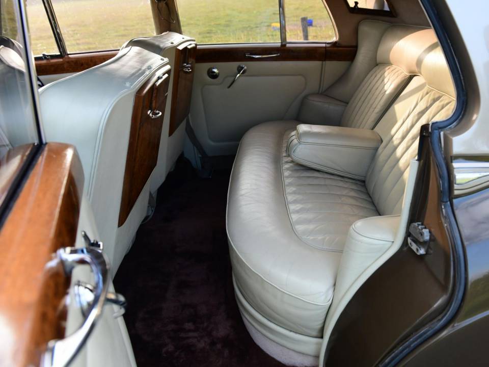 Image 33/50 de Bentley S 3 (1963)