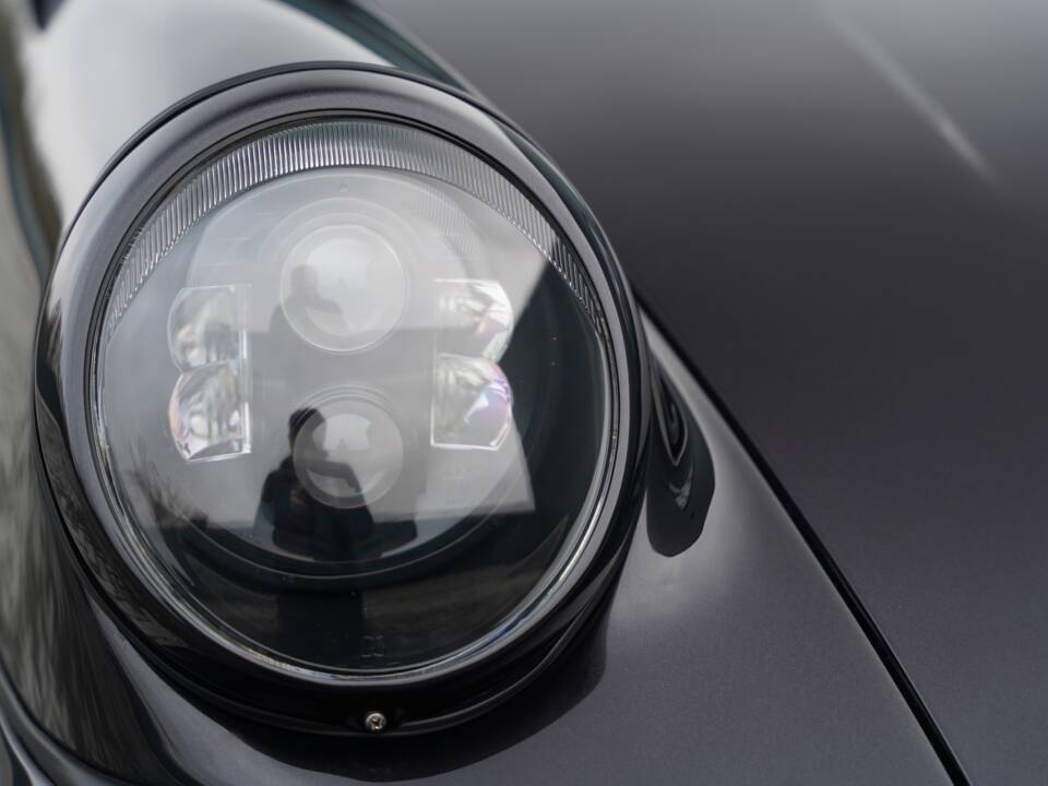 Bild 35/50 von Porsche 911 Carrera 4 (1990)