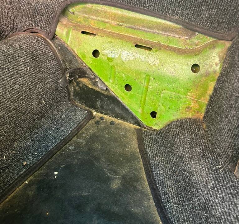 Image 40/86 of Volkswagen Karmann Ghia 1600 (1973)