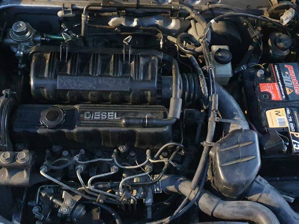Image 6/12 of Mazda 323 (1986)