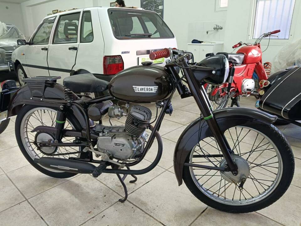 Image 25/32 de Laverda 75 Sport (1954)