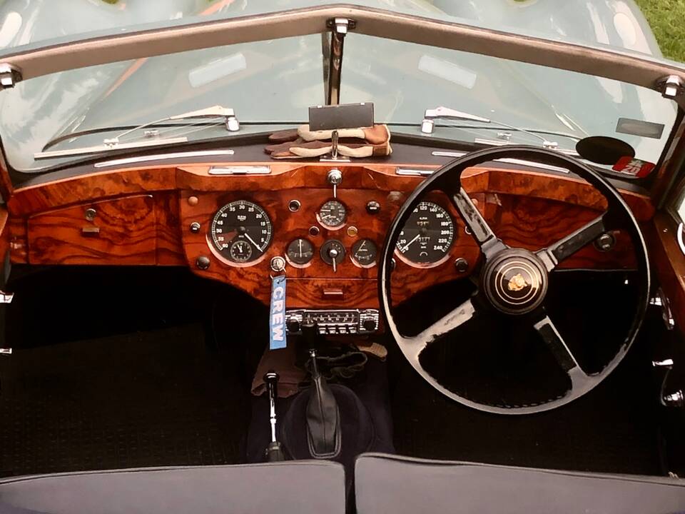 Image 6/10 of Jaguar XK 140 DHC (1954)
