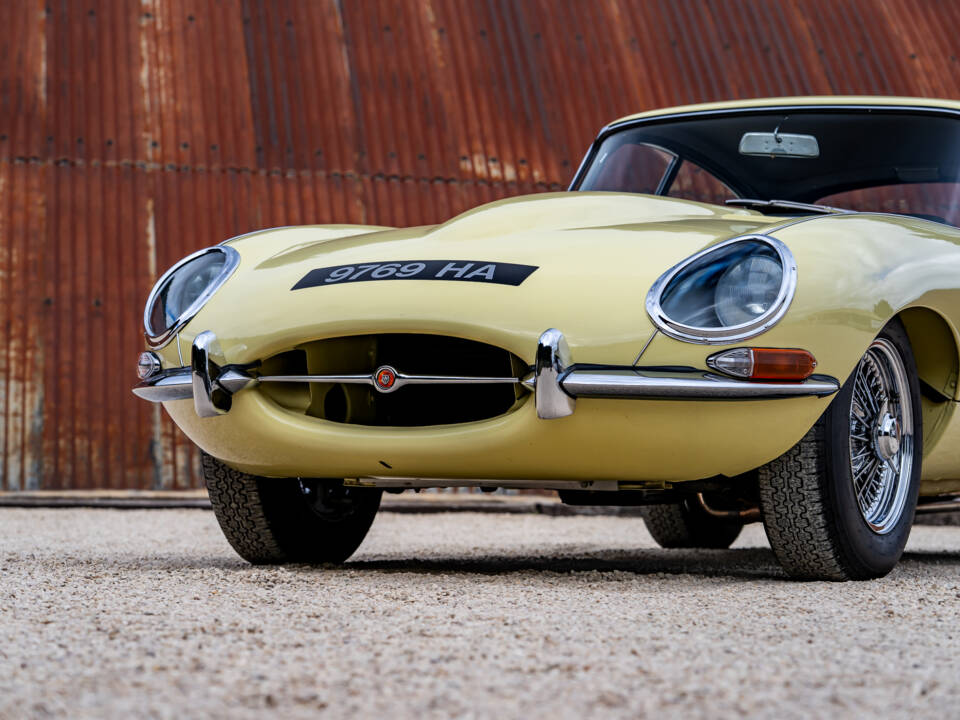 Image 19/38 of Jaguar Type E 3.8 (1963)