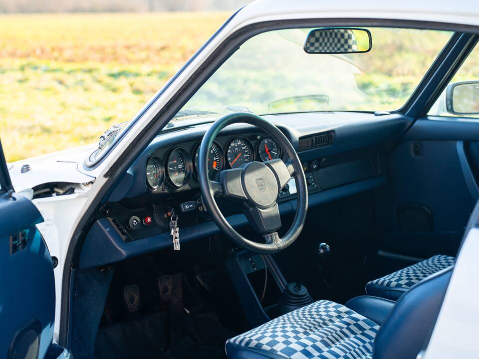Bild 26/36 von Porsche 911 Carrera 3.2 (1984)