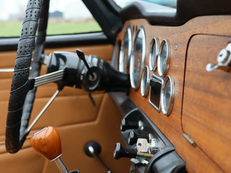 Bild 39/50 von Triumph TR 4A (1966)
