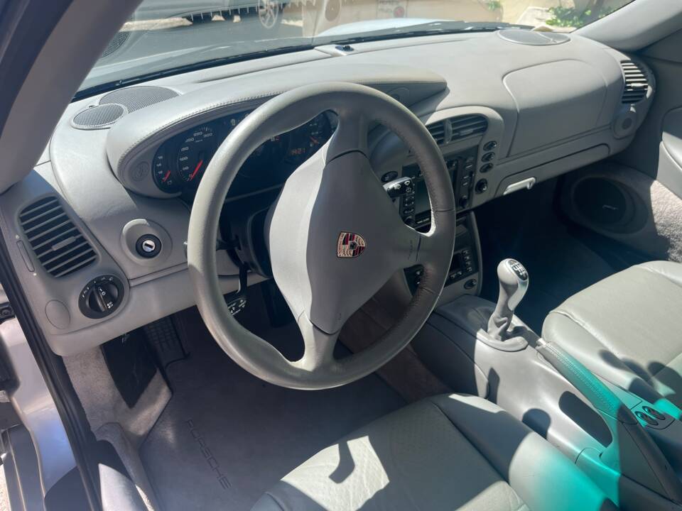 Image 11/39 of Porsche 911 Carrera 4S (2002)