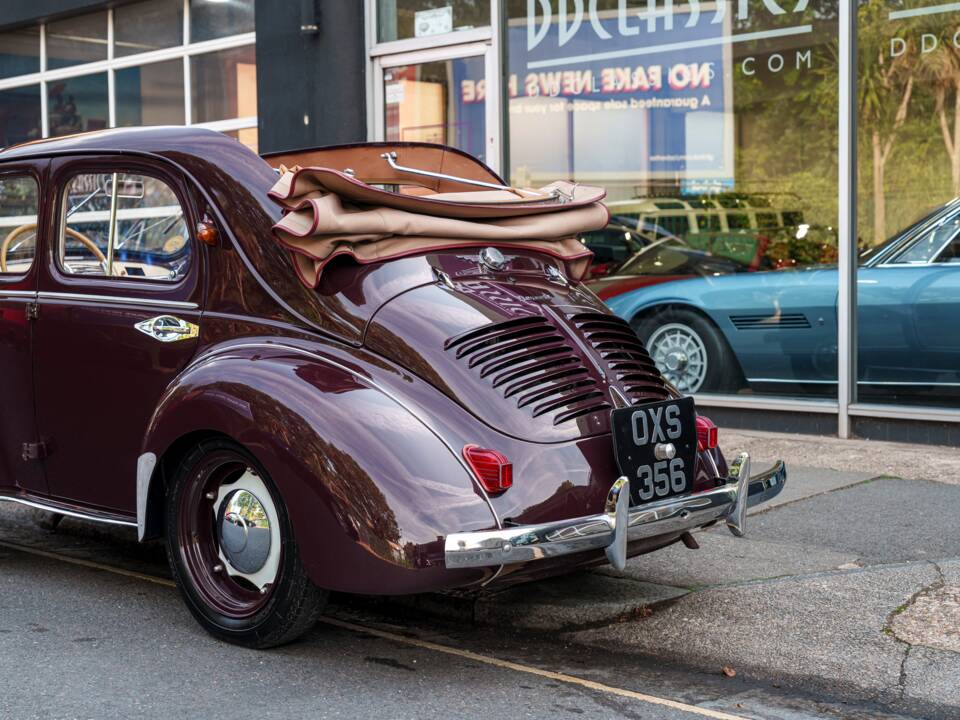 Immagine 18/33 di Renault 4 CV Décapotable (1951)
