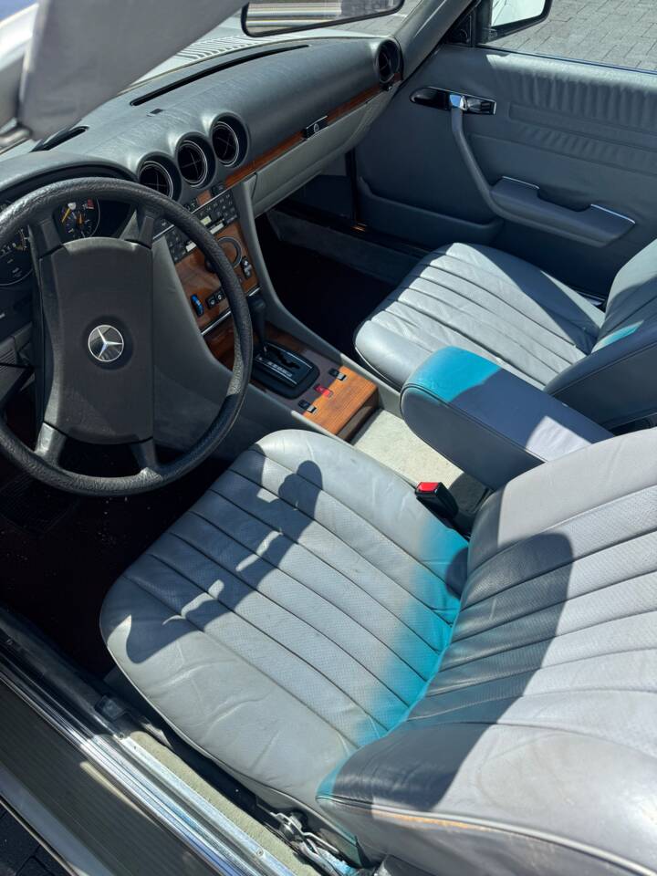 Image 16/28 of Mercedes-Benz 380 SL (1981)