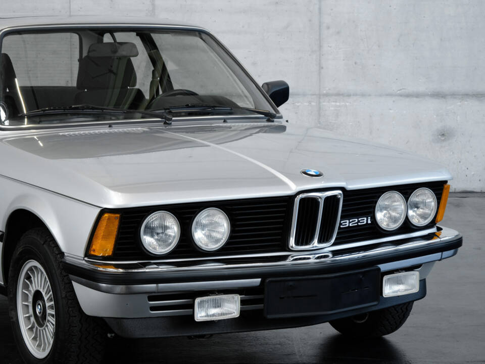 Image 9/24 of BMW 323i (1980)