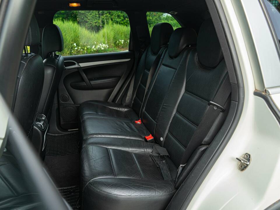 Bild 36/50 von Porsche Cayenne S (2007)