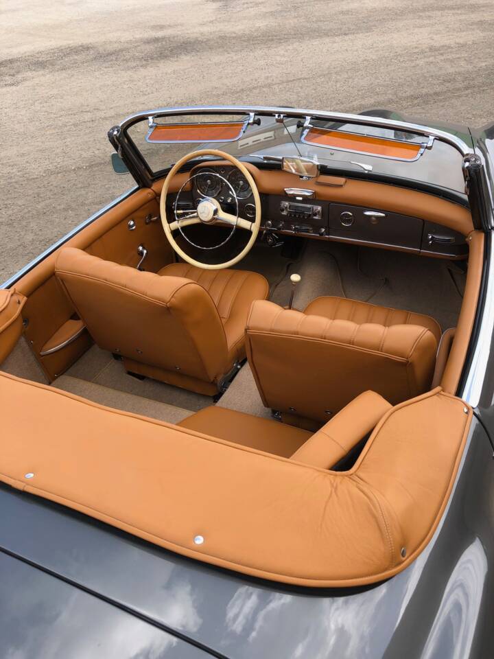 Image 5/10 of Mercedes-Benz 190 SL (1957)