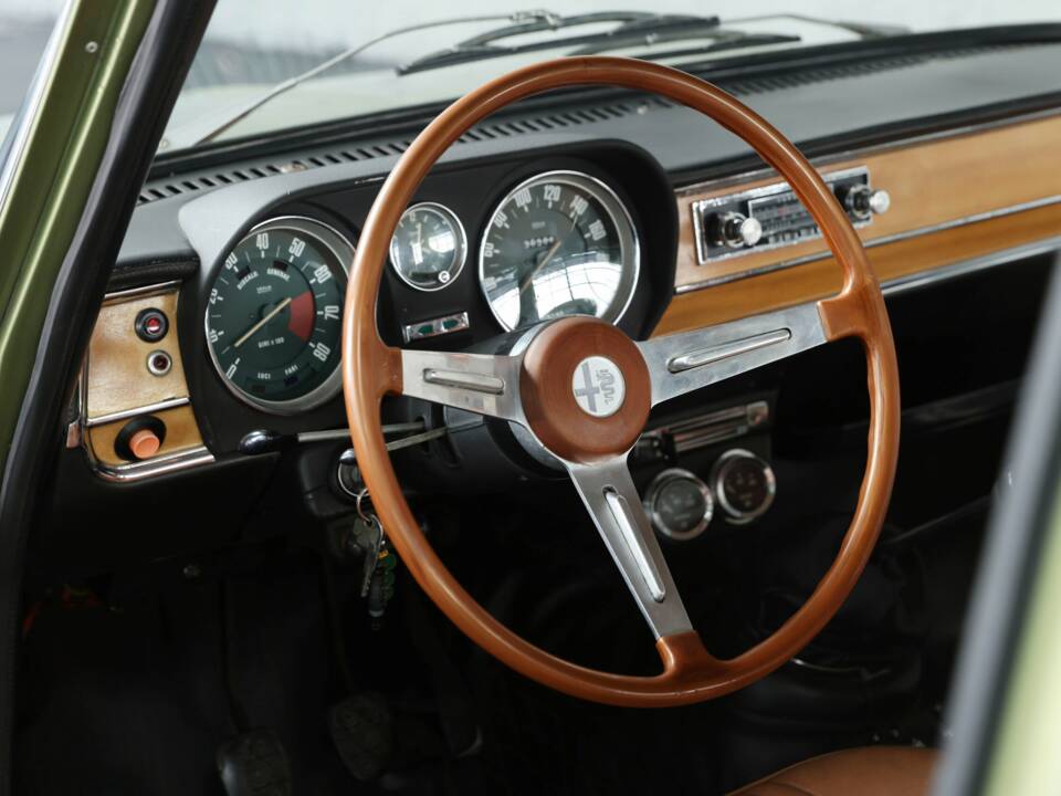 Imagen 15/49 de Alfa Romeo Giulia Super 1.3 (1973)