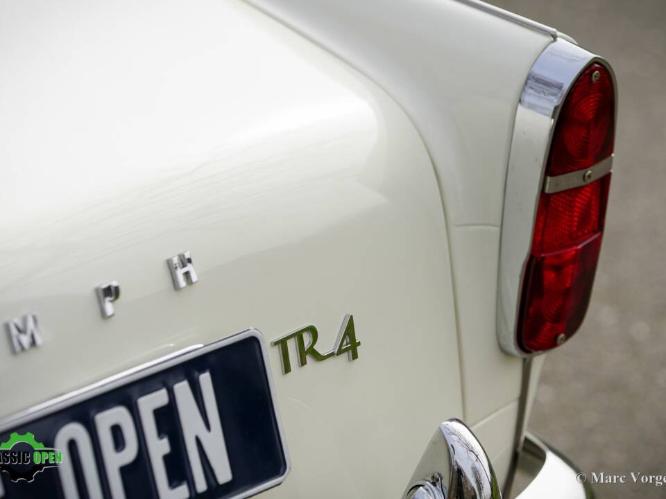 Afbeelding 33/66 van Triumph TR 4 (1963)