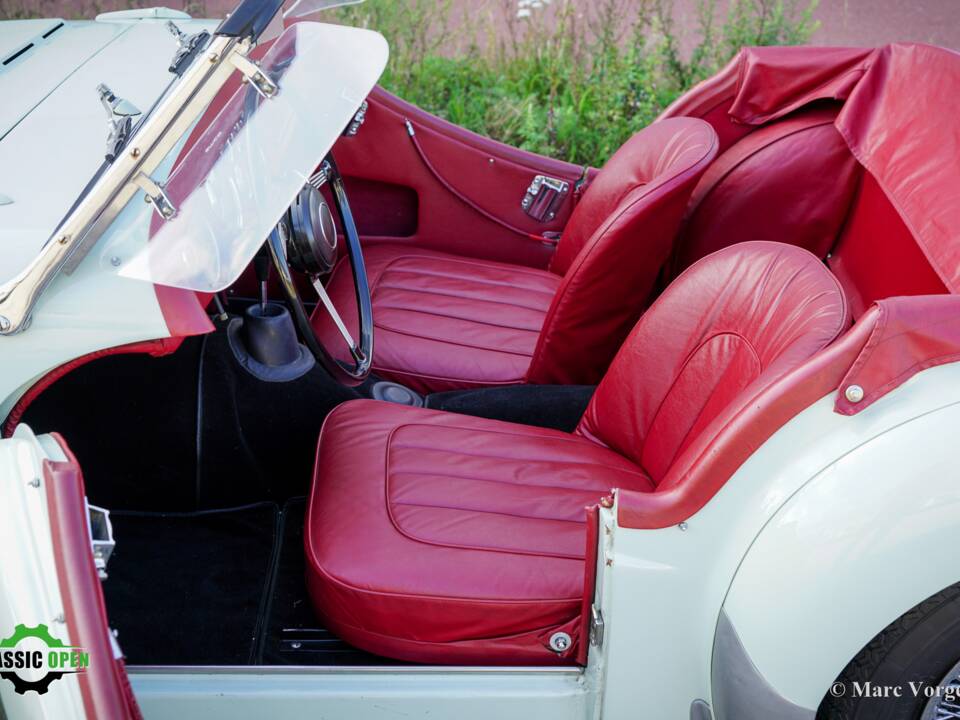 Image 6/45 of Triumph TR 2 (1954)