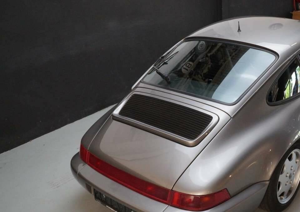 Immagine 37/50 di Porsche 911 Carrera 4 (1989)