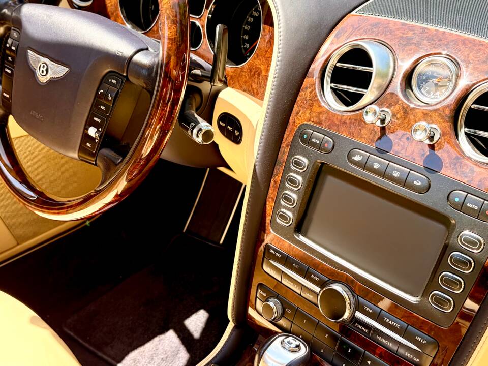 Bild 13/19 von Bentley Continental GTC (2006)