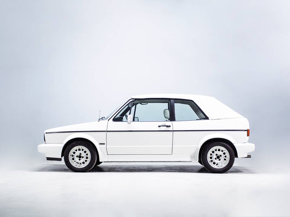 Image 8/37 of Volkswagen Golf Mk I Convertible 1.8 (1990)