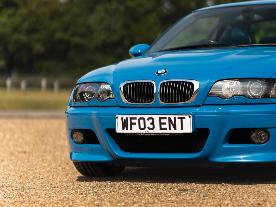 Image 15/36 of BMW M3 (2003)