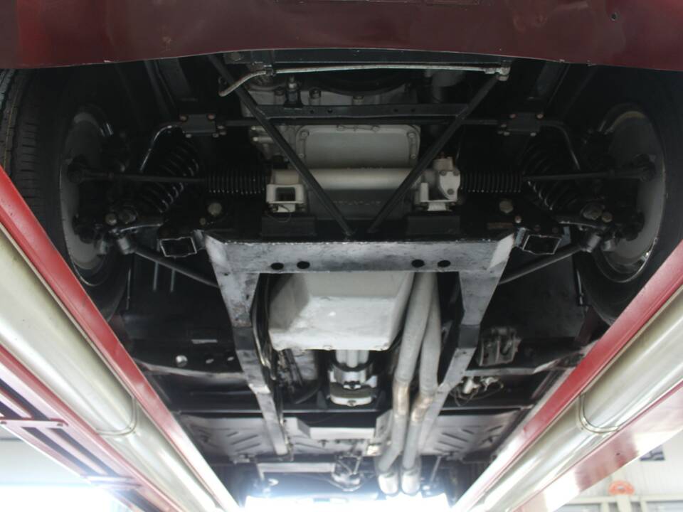 Image 23/50 de Aston Martin DB 5 Vantage (1965)