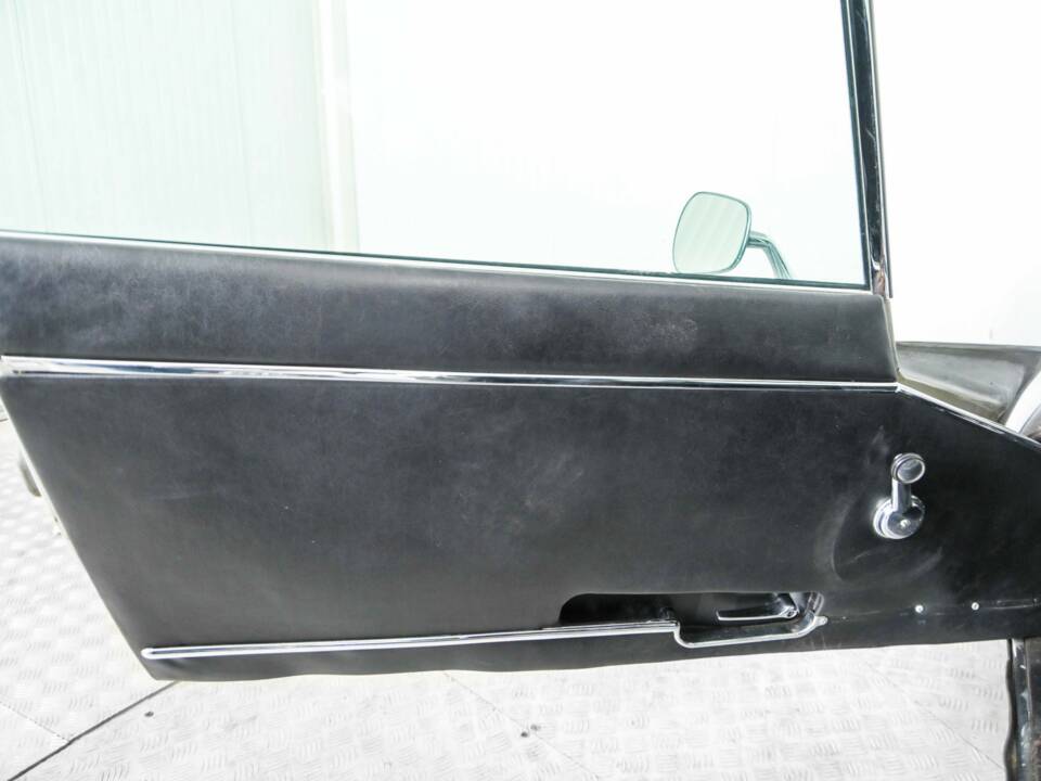 Image 29/47 de Jaguar E-Type (1969)