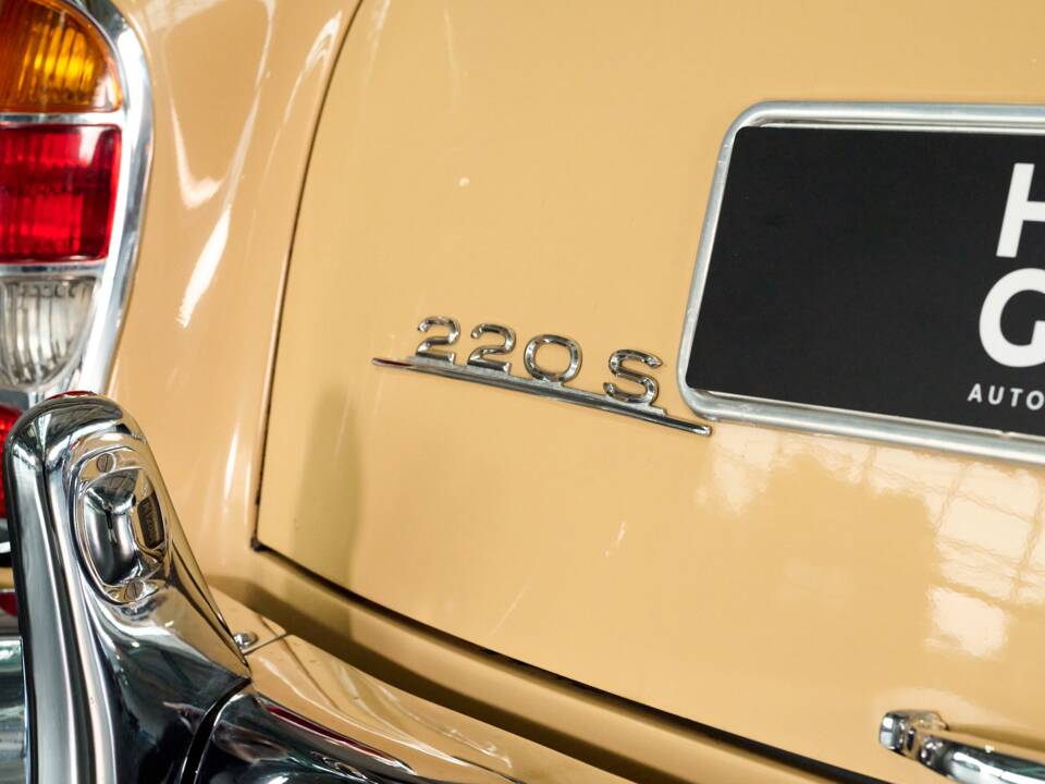 Immagine 33/50 di Mercedes-Benz 220 S Cabriolet (1958)