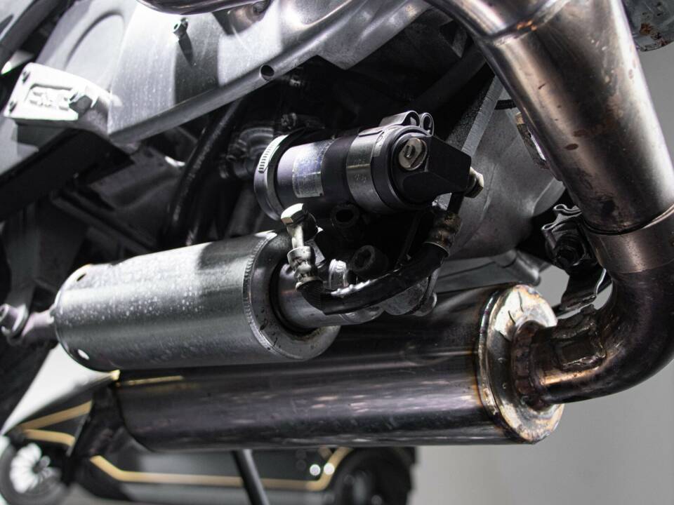 Image 44/50 de Buell DUMMY (1996)