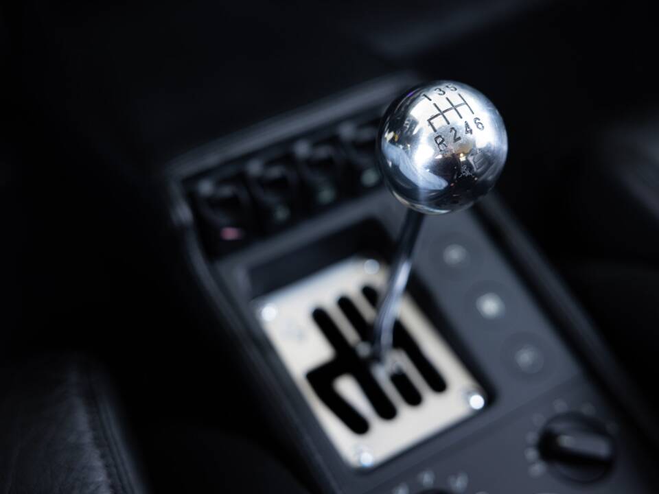 Image 14/36 de Ferrari F 355 Berlinetta (1995)